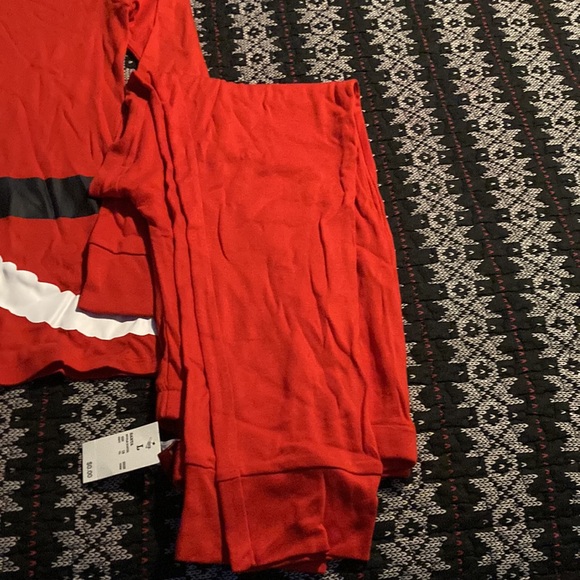 Super cute women’s Santa 2pc pajamas - Picture 3 of 3